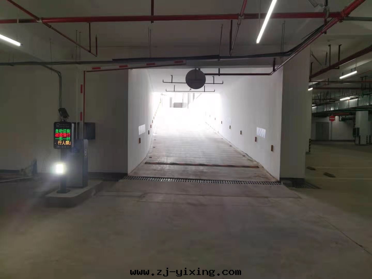 图(tú)片(piàn)關(guān)鍵词(cí)