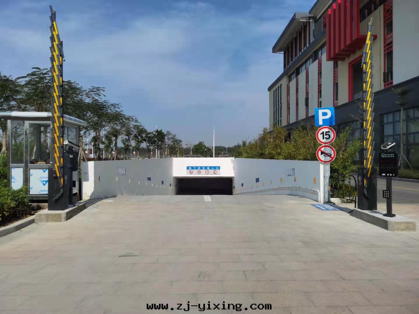 图(tú)片(piàn)關(guān)鍵词(cí)